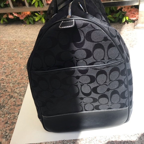 Coach Mini Duffel Authentic - Picture 4 of 7